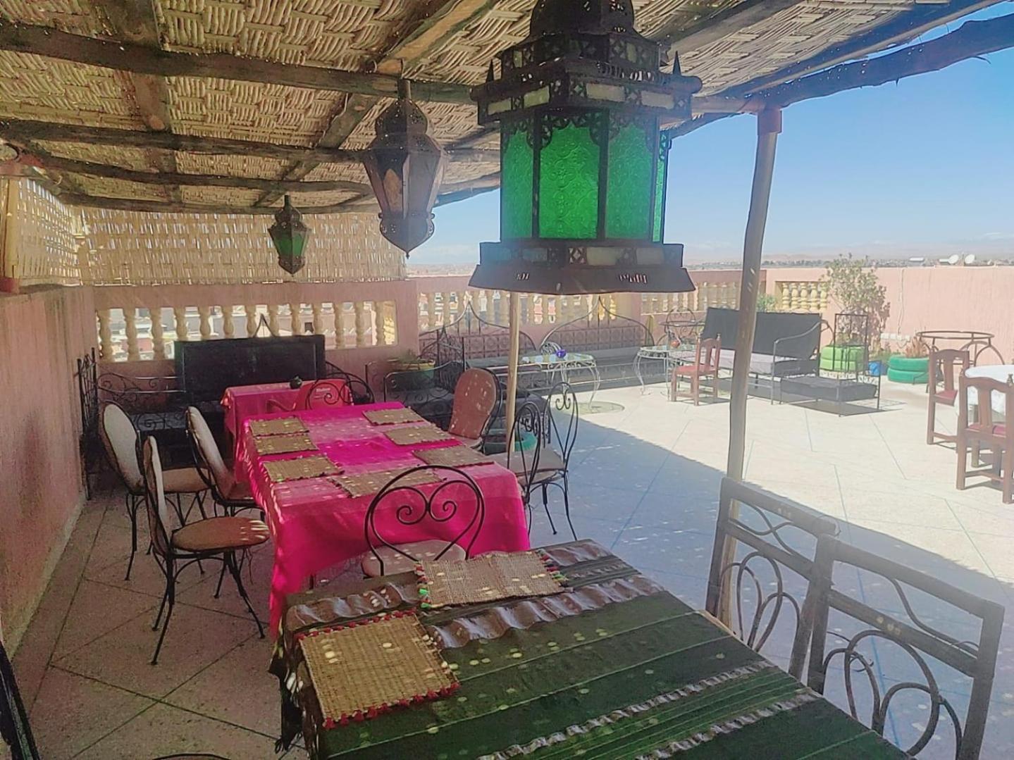 Hostel Afgo Rooftop Varzazat Dış mekan fotoğraf