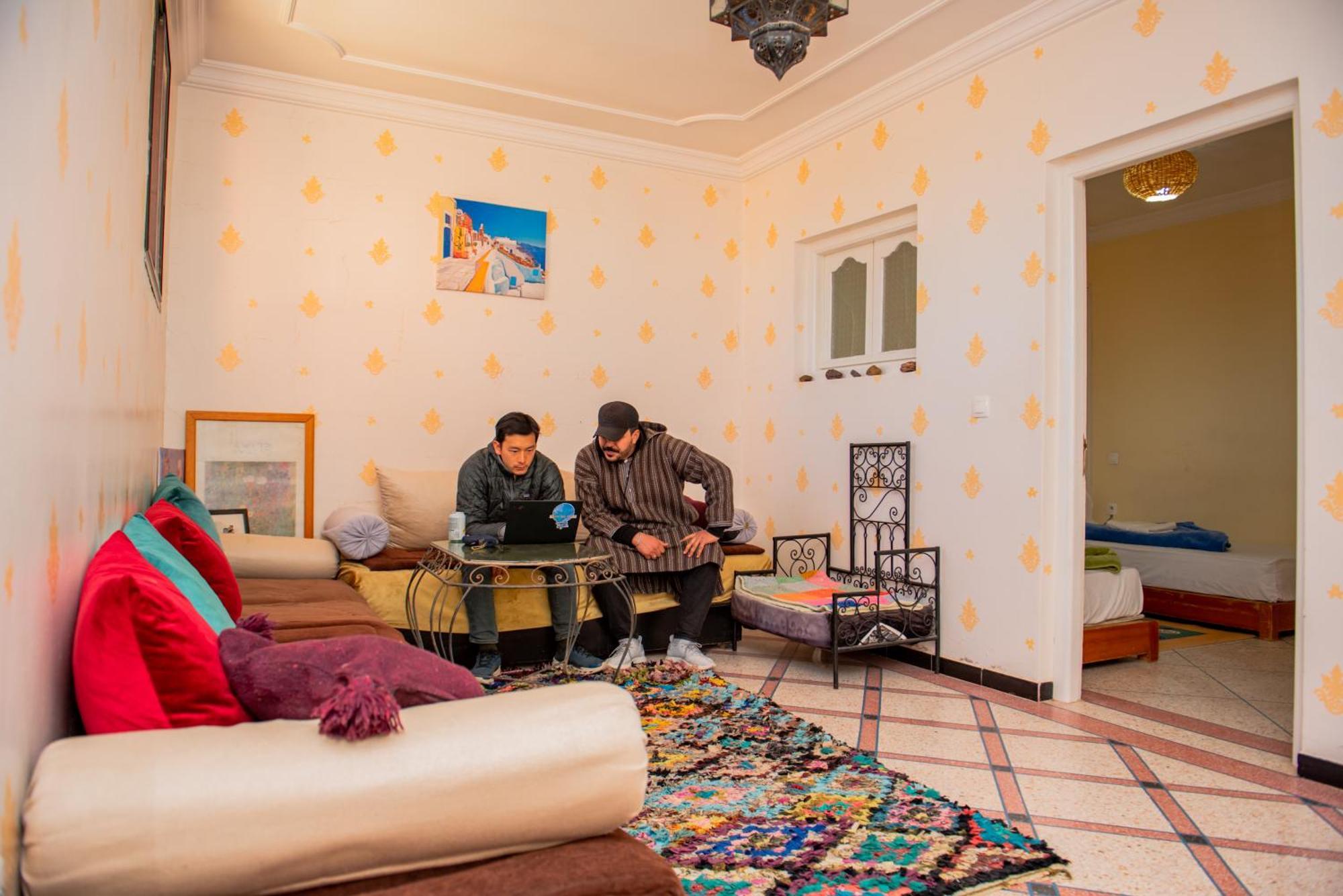 Hostel Afgo Rooftop Varzazat Dış mekan fotoğraf