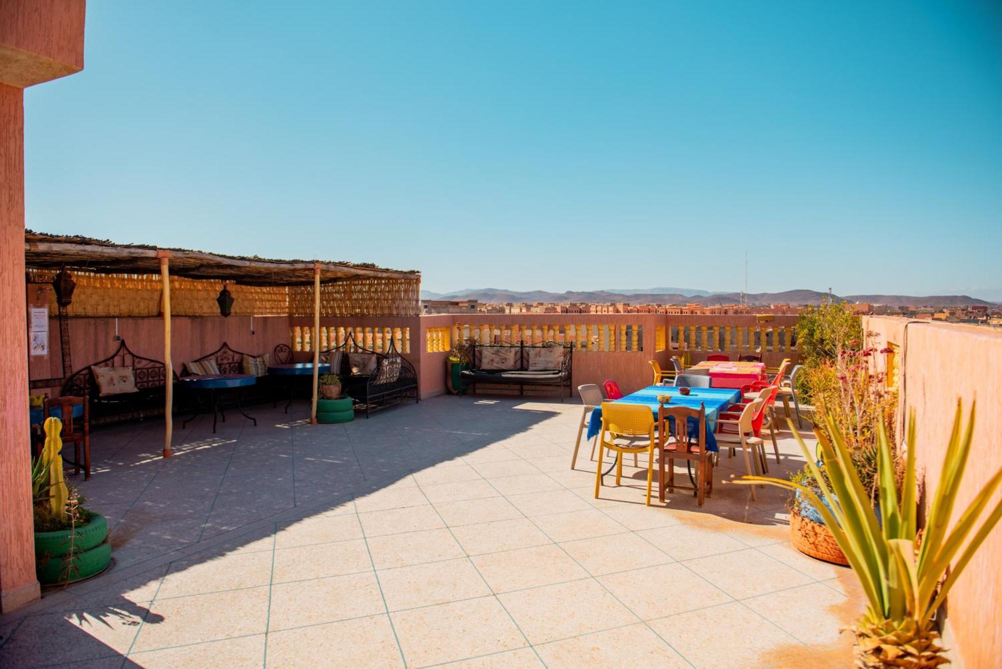 Hostel Afgo Rooftop Varzazat Dış mekan fotoğraf